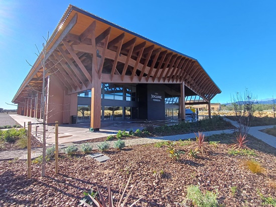 Yzaguirre lateral exterior