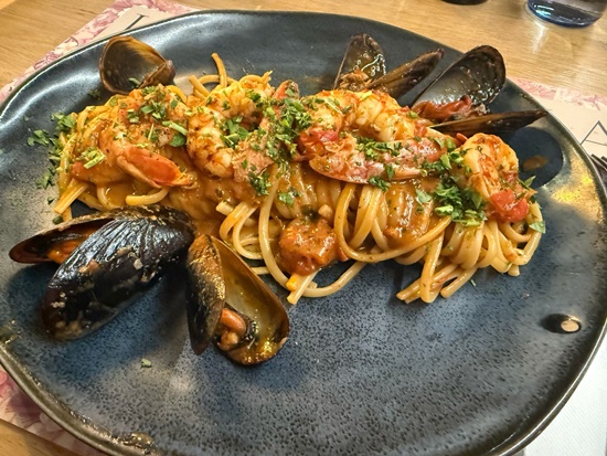 Spaghetti amb gambes i musclos Les 3 Marias