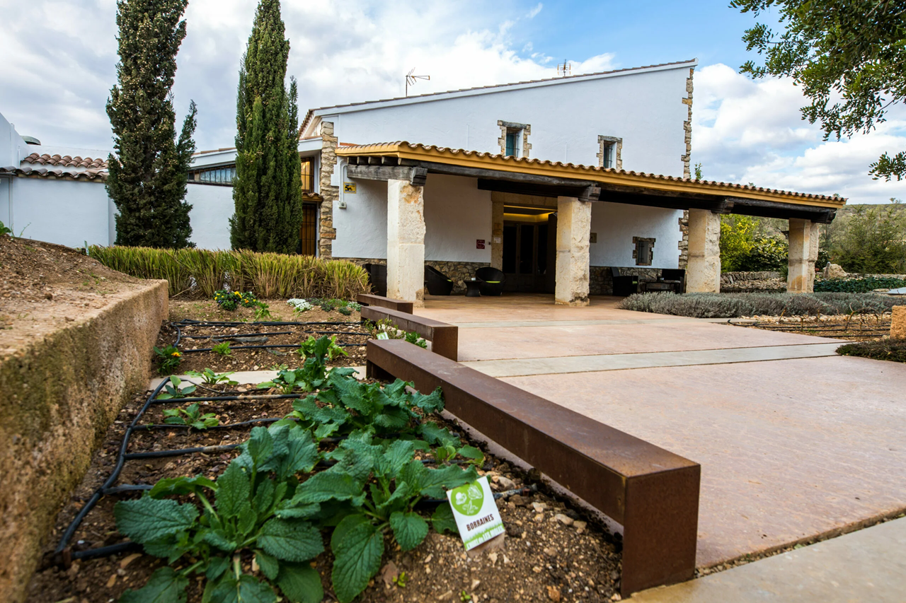 Les Moles Exterior - InfoCamp