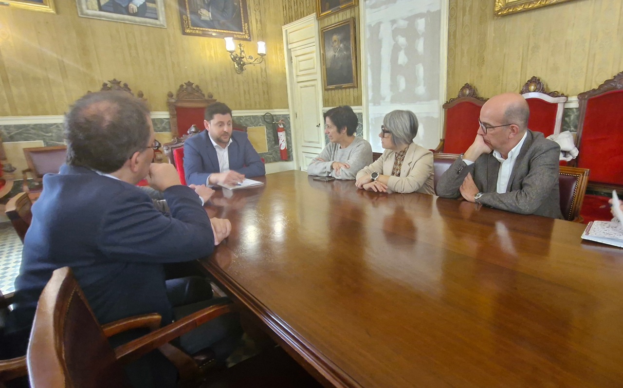 reunio alcalde viñuales i cat salut