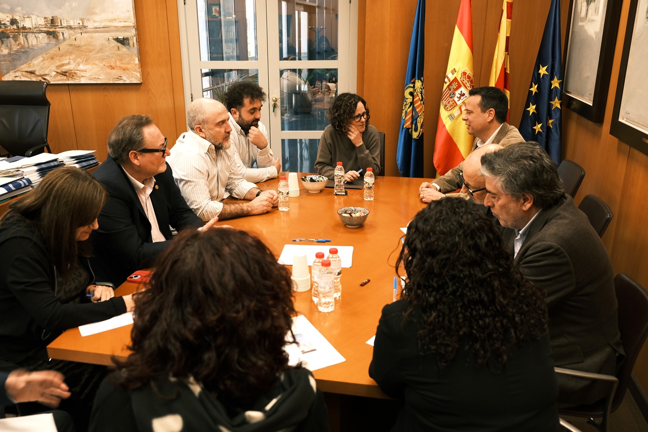 Visita Consellera Sonia Hernandez A Cambrils - InfoCamp