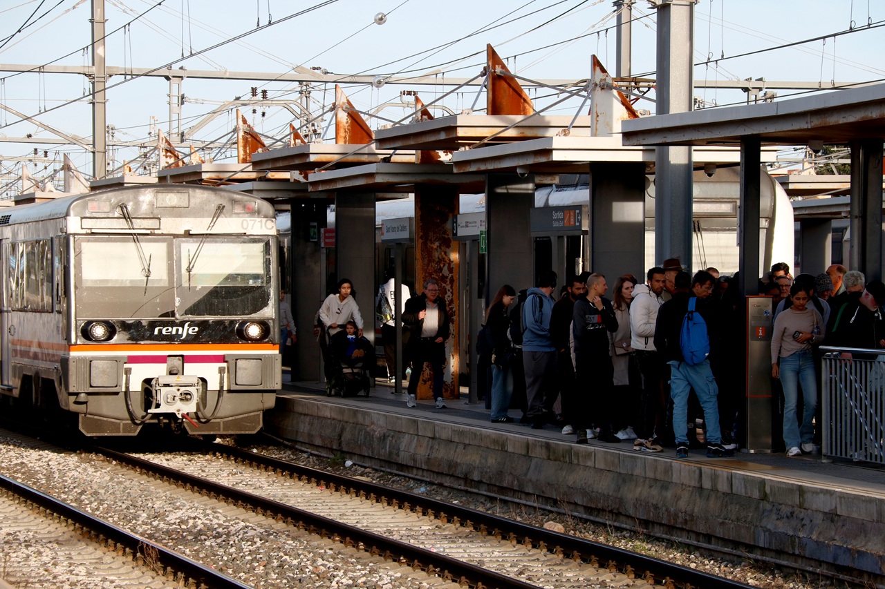 andana de tren estacó sant vicenc