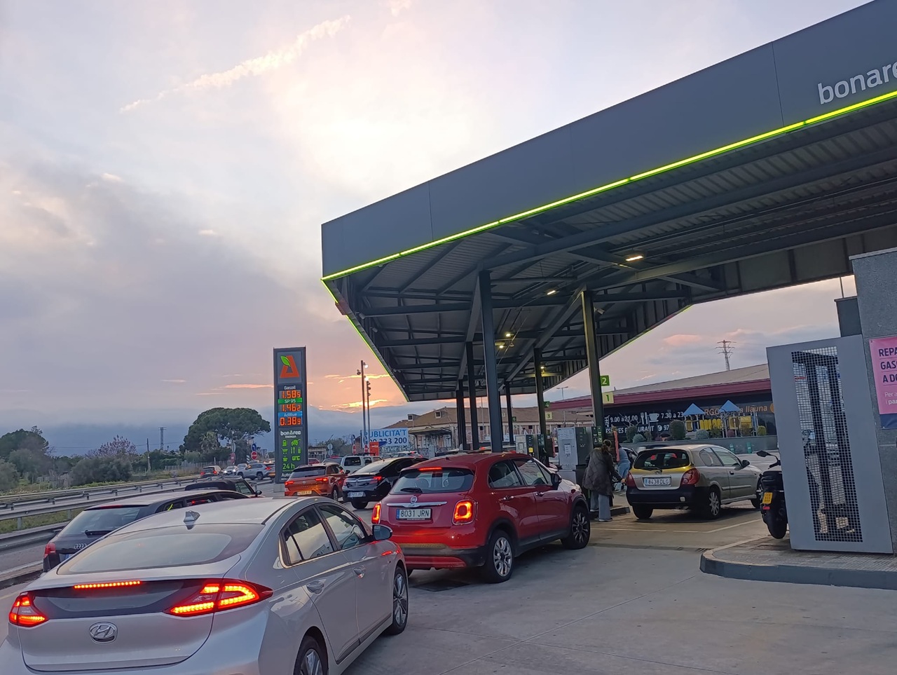 cues benzinera polígon francolí