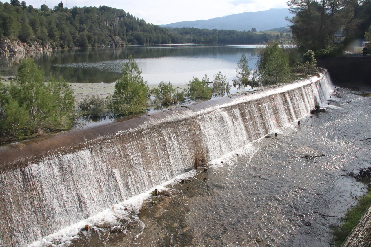 pantà dels guiamets ple traient aigua 26