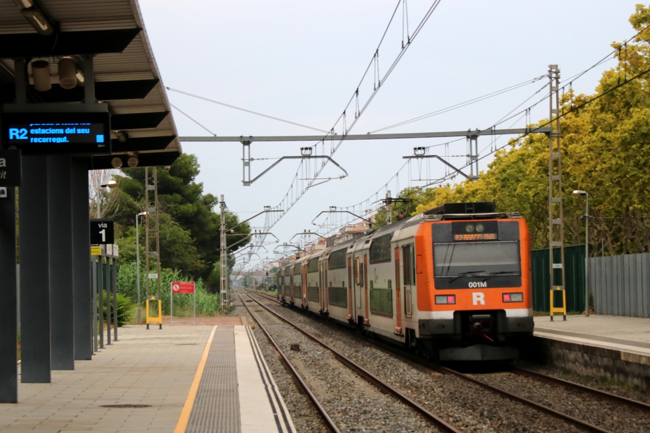 tren r2 sud estació calafell