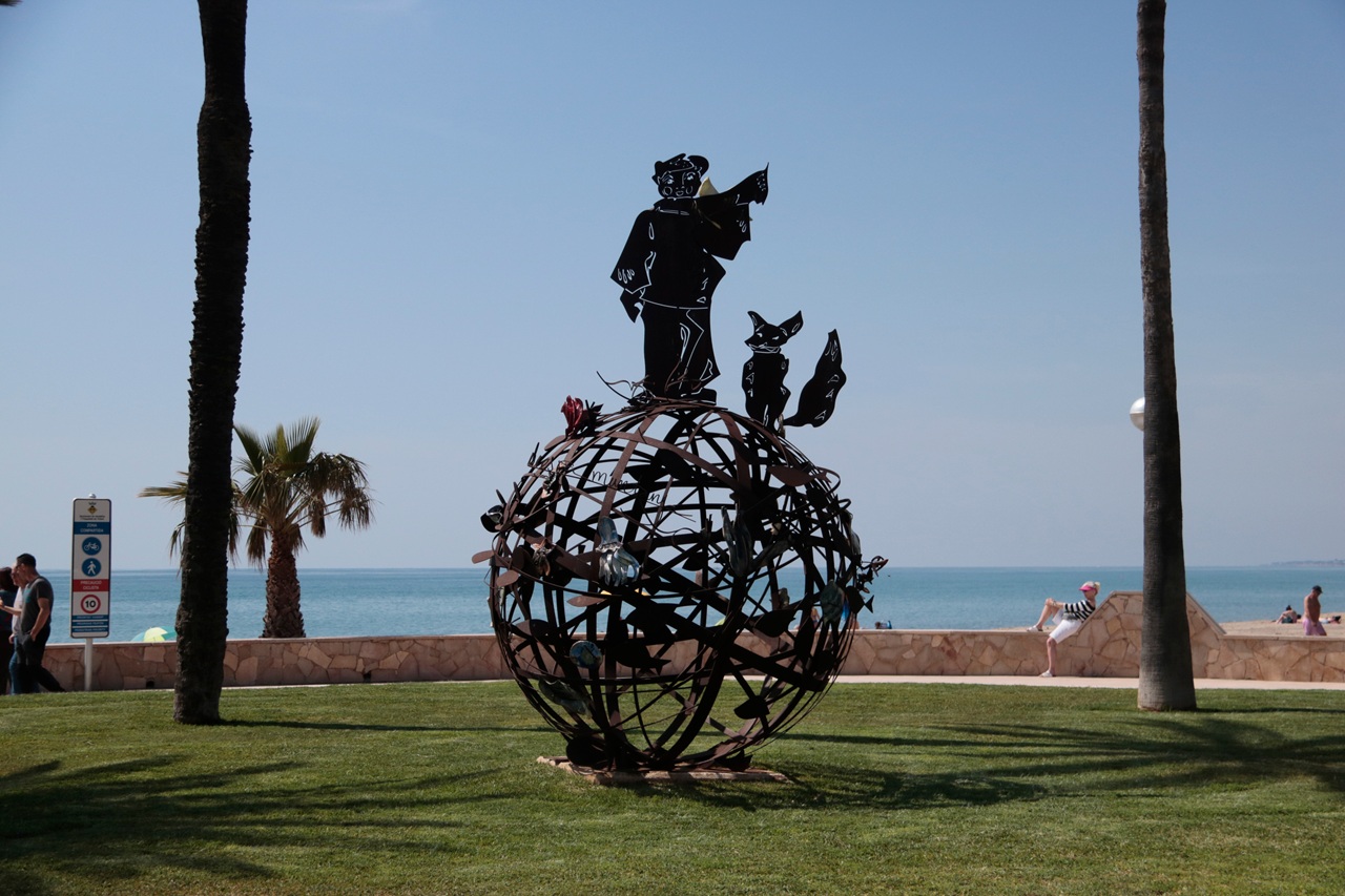 escultura petit príncep passeig marítim hospitalet
