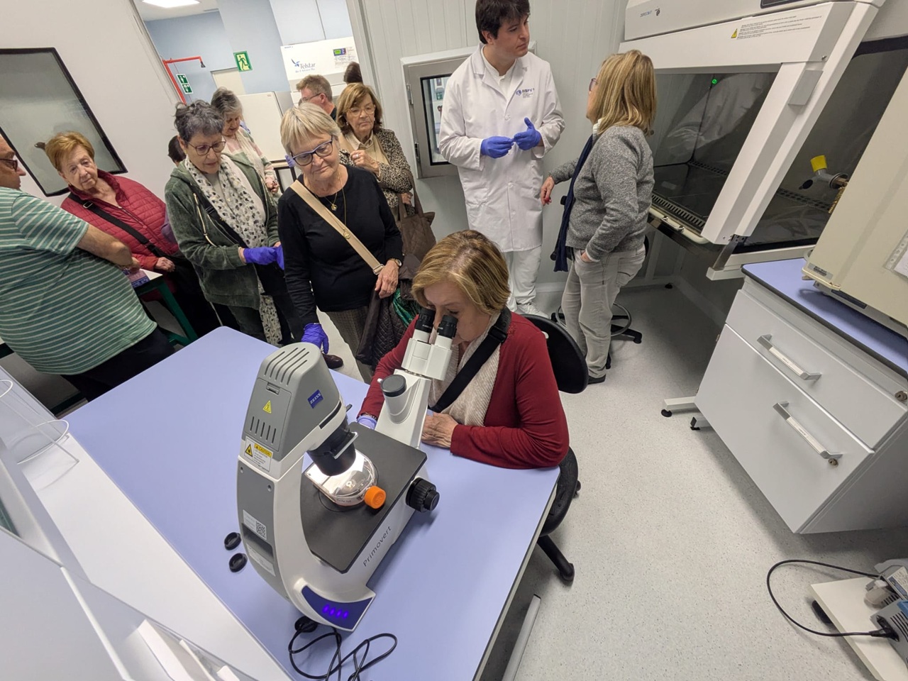 visita a la sala de cultius irb catsud