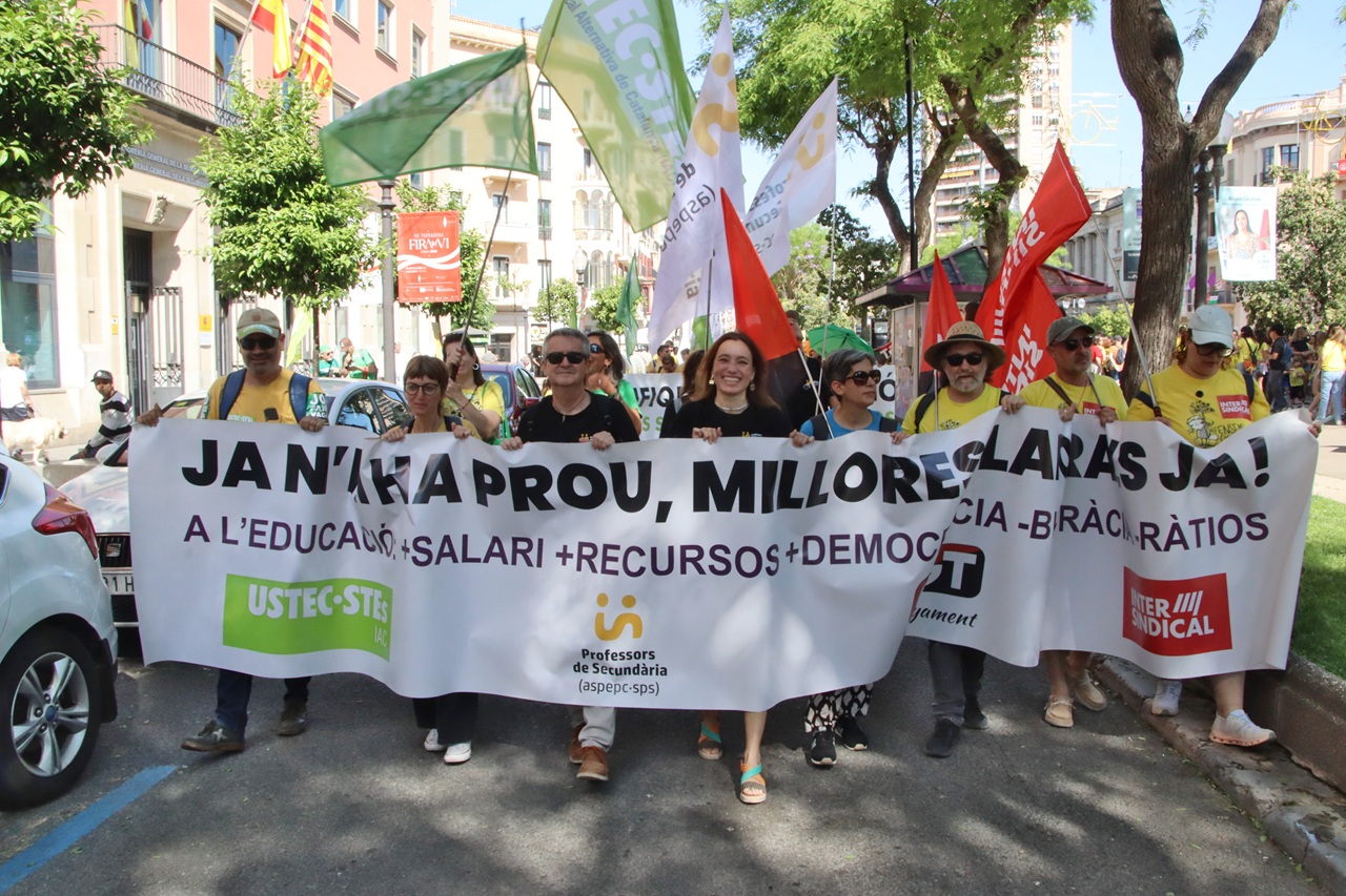 manifestació 27 maig profes tgna
