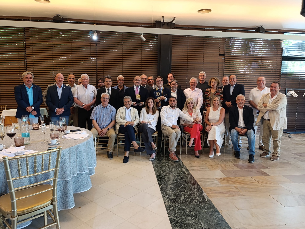 alejandro fernández convidat rotary metropolità