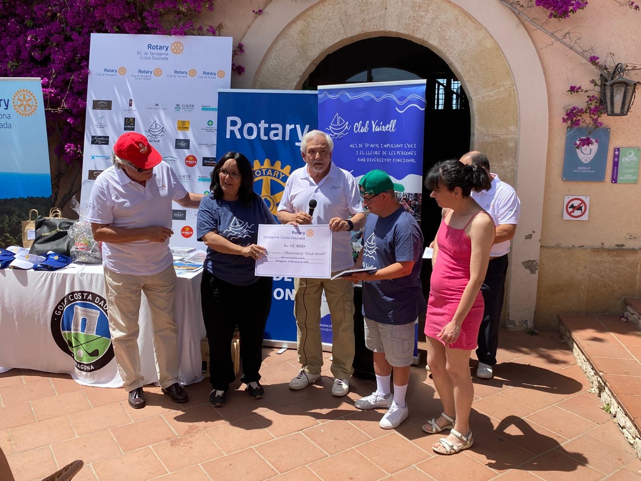 donatiu rotary tgna costa daurada al club vaixell