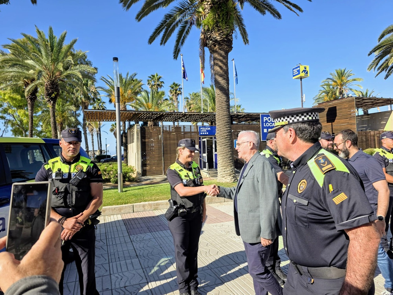 granados saluda policia local