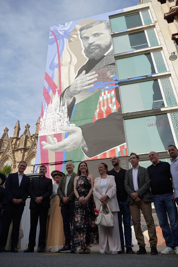 inauguració mural dedicat a gaudí