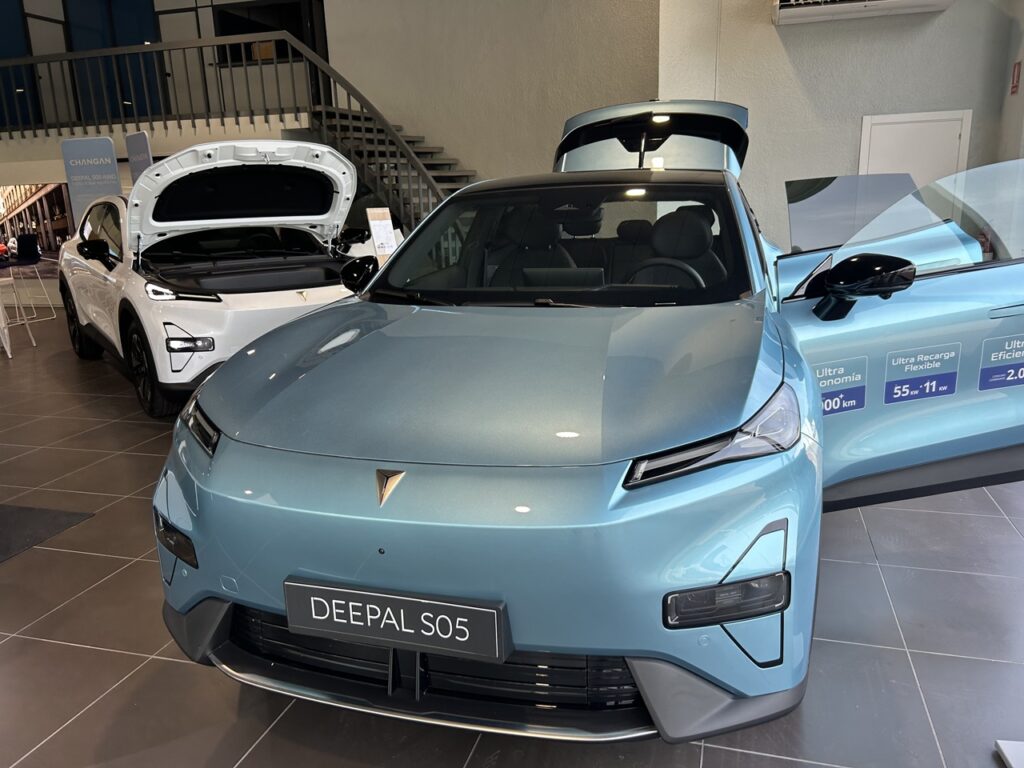 model deepal changan reus