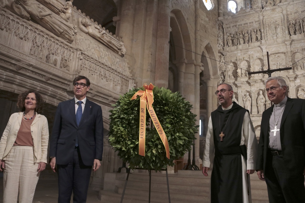 illa ofrena floral rei jaume i a poblet