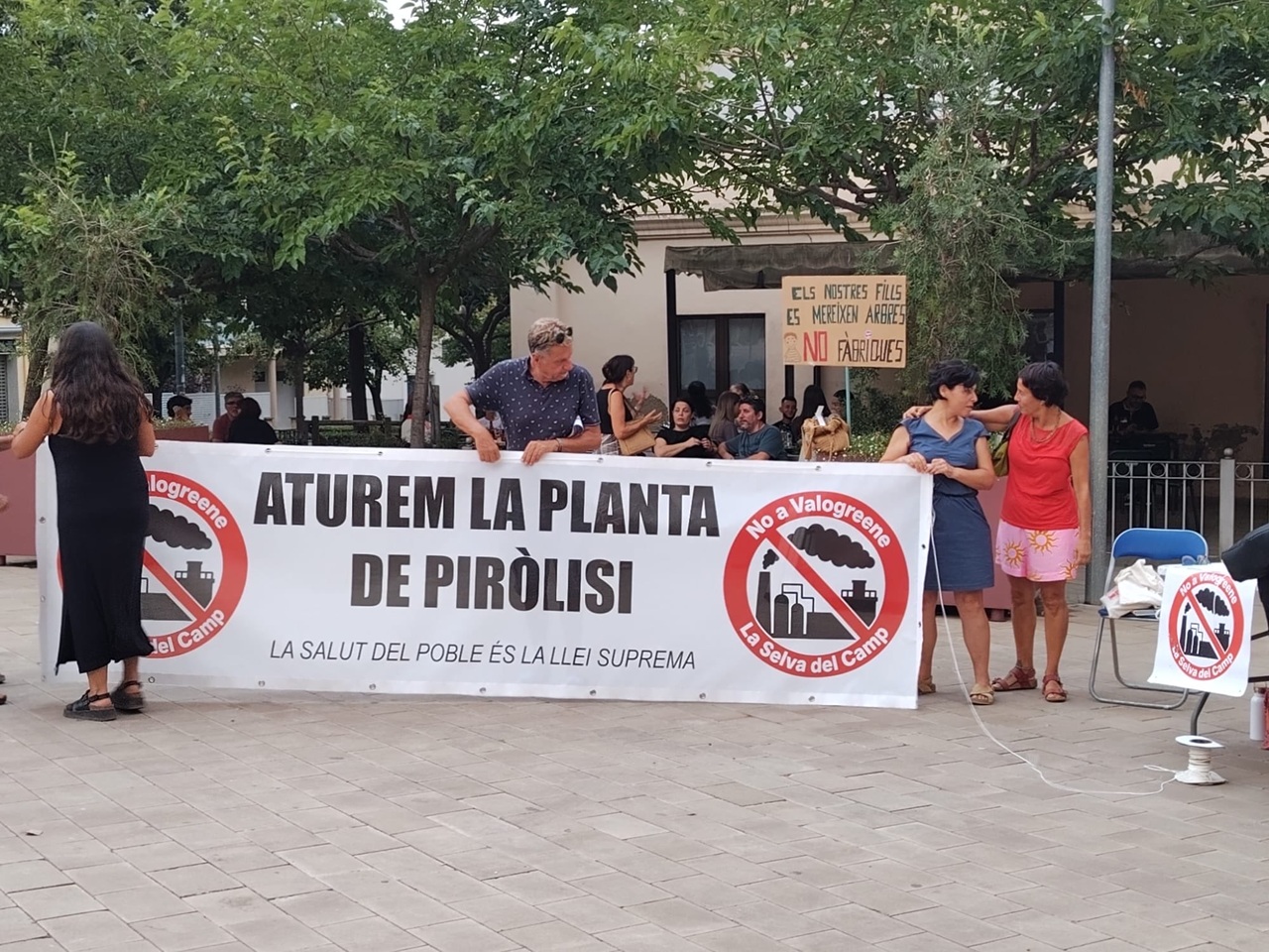 pancarta aturem la planta de pirolisi