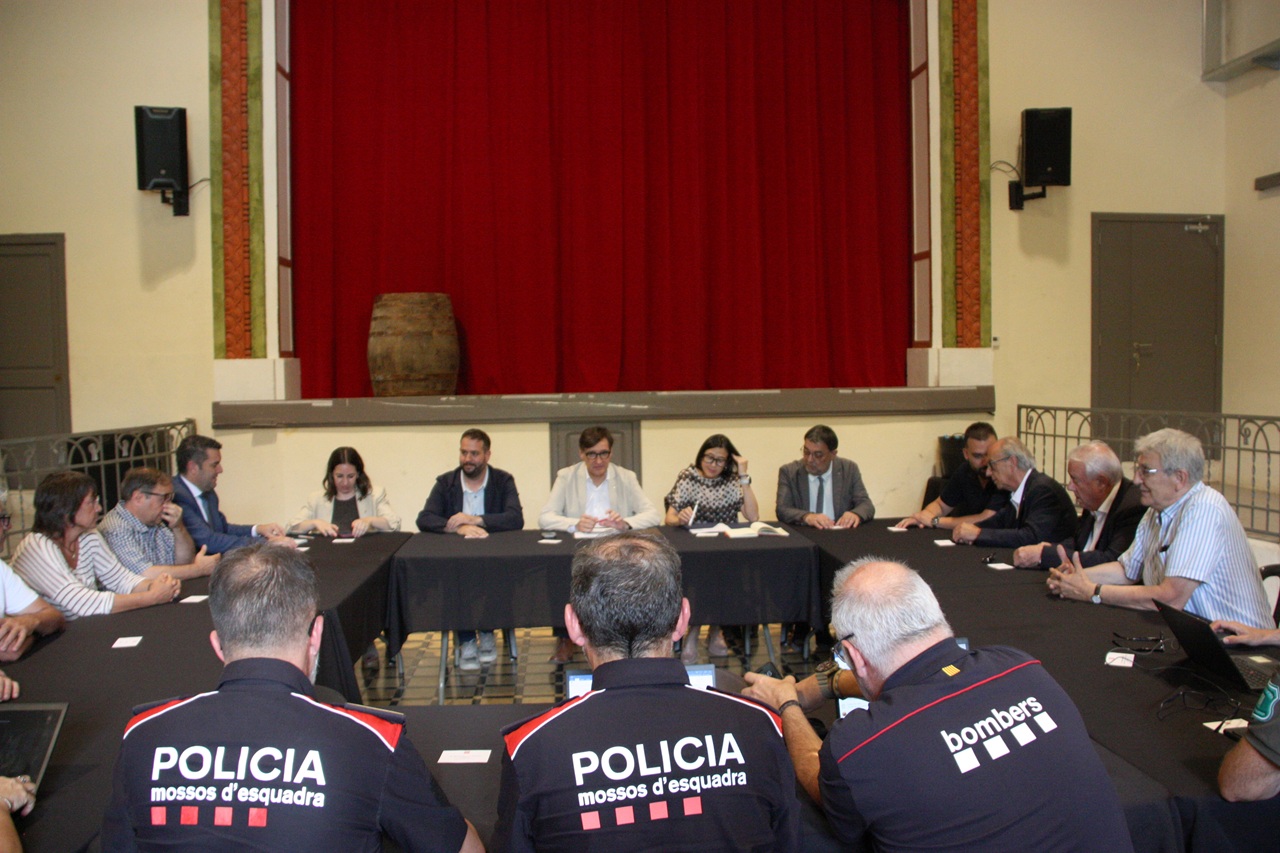 salvador illa reunió amb alcaldes focs