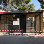 Estació de Bicitancat precintada amb cinta de seguretat.