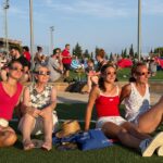 dones observant eclipsi ametlla