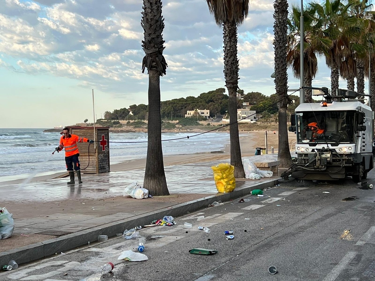 servei de neteja tarragona platges