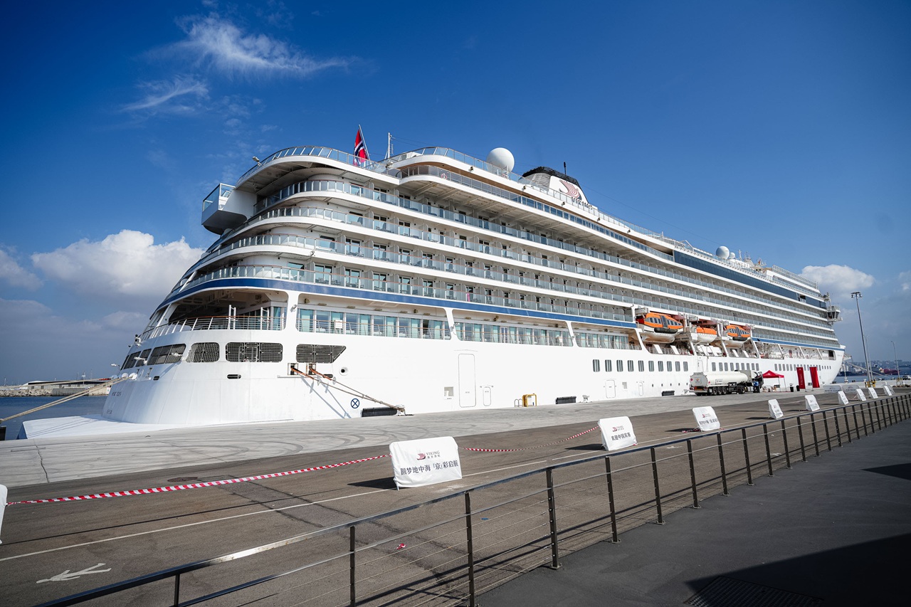 viking yi dun port tarragona