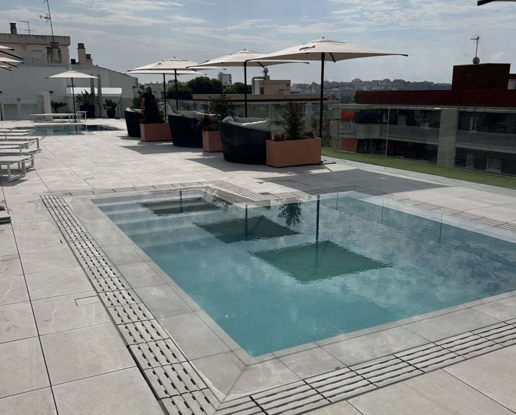 vistes rooftoop aduana suites